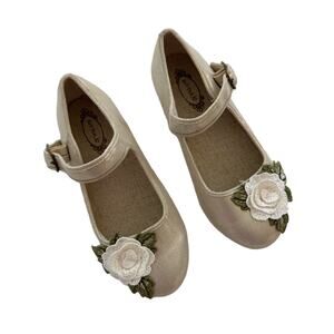 NWOT Joyfolie Gold Flower Lola Mary Jane Flats Size 13